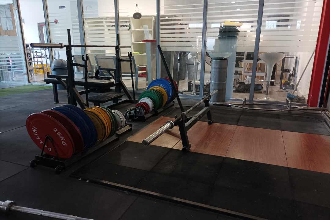 photo de l'espace pour le squat , bench , deadlift